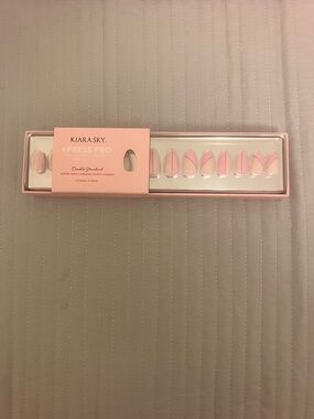 Kiara Sky xPress Pro Acrylic Press-On Nails Almond Short 30 Pieces